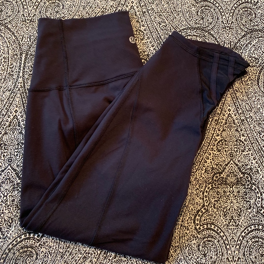 Lululemon Essential Rhythm Crop